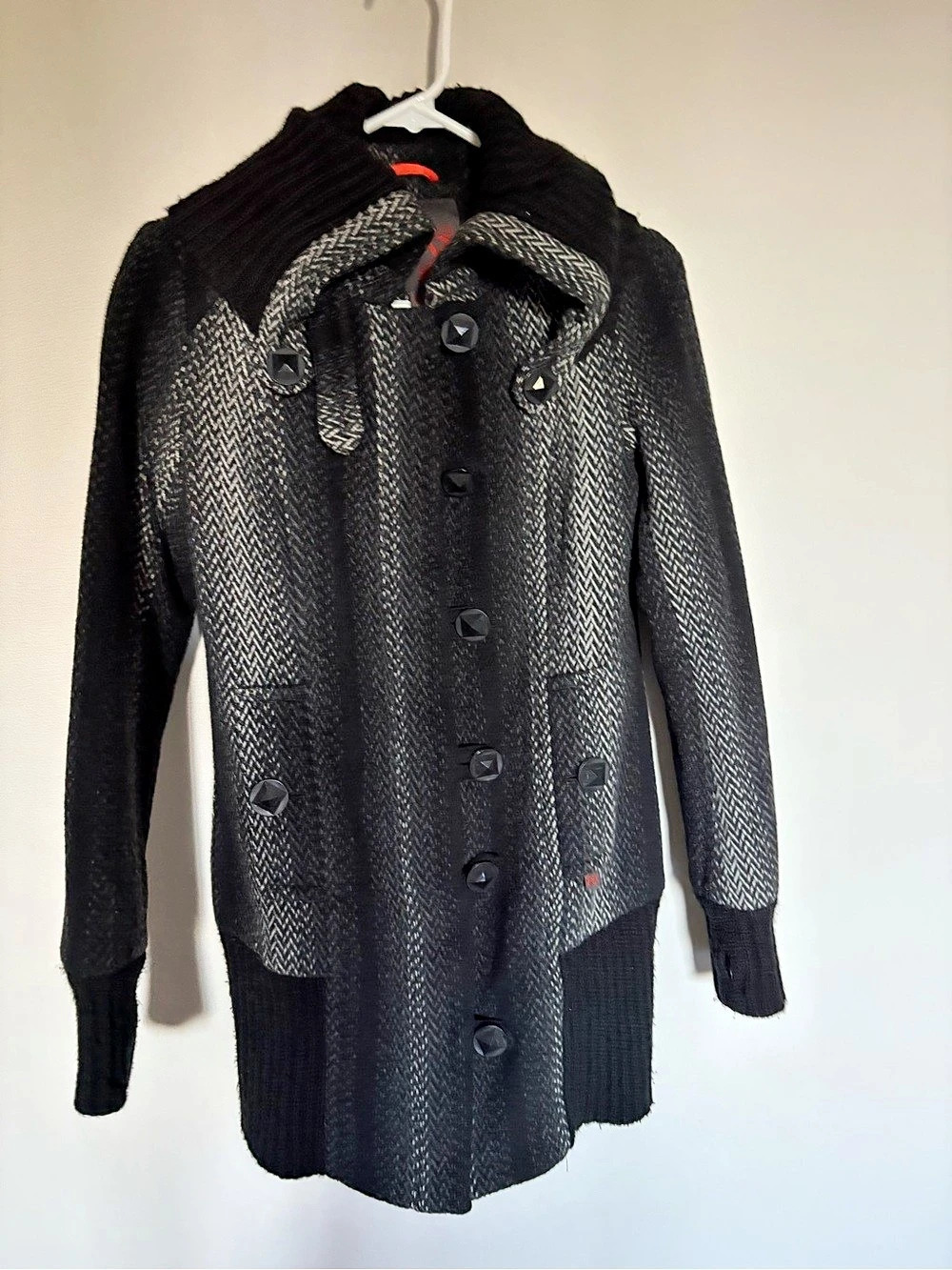 2XPOSE coat in Black & Gray Size Medium